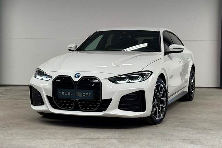 Hvid BMW i4 fra 2023