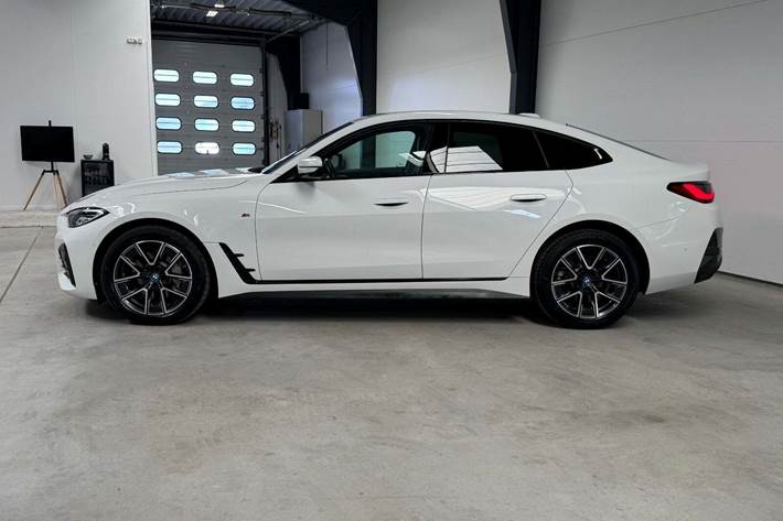 Hvid BMW i4 fra 2023