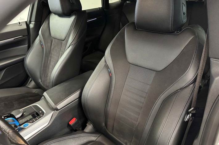 Hvid BMW i4 fra 2023