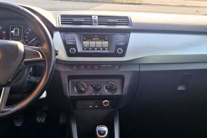 Grøn Skoda Fabia fra 2015