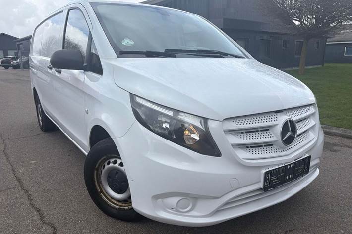 Hvid Mercedes Vito 111 fra 2017