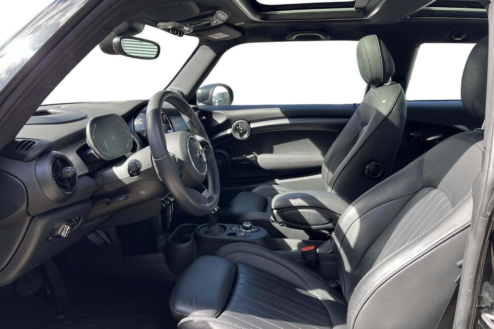 Mini Cooper SE Younique Trim