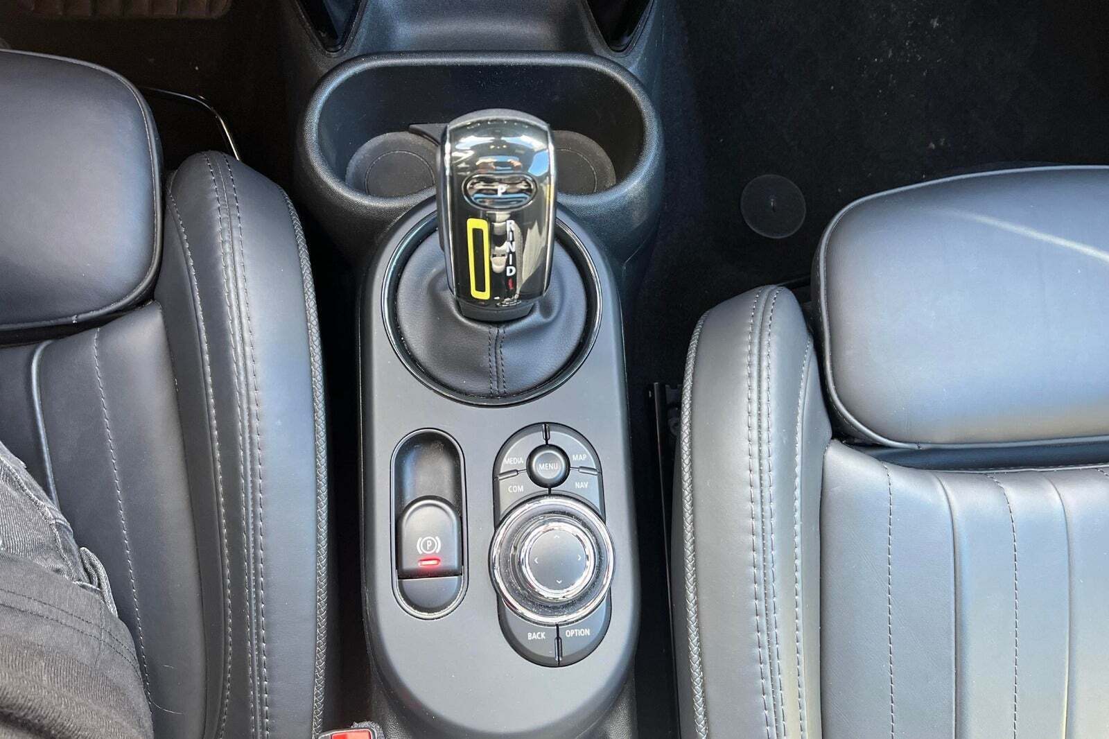 Sort Mini Cooper SE fra 2022