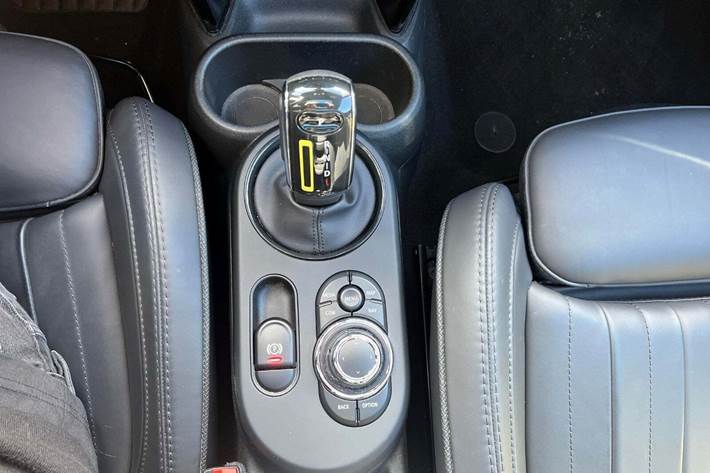 Sort Mini Cooper SE fra 2022