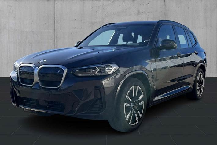 Grå BMW iX3 fra 2022