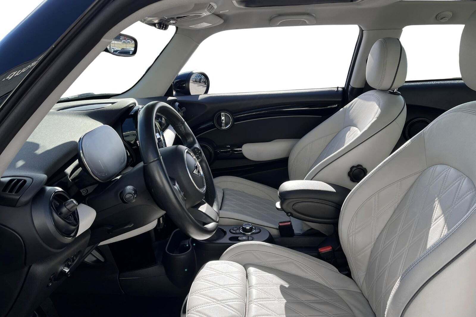 Mini Cooper SE Classic Trim