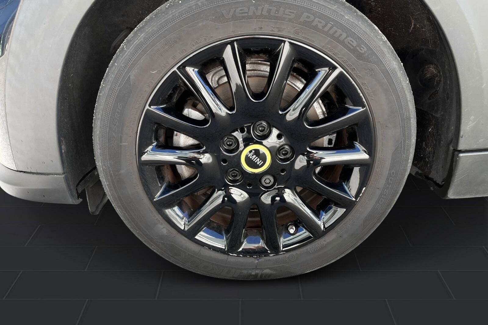 Sort Mini Cooper SE fra 2021