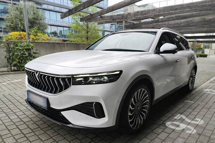 Hvid Voyah Free fra 2026