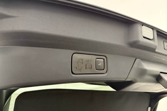 Blå Ford Mustang Mach-E fra 2024