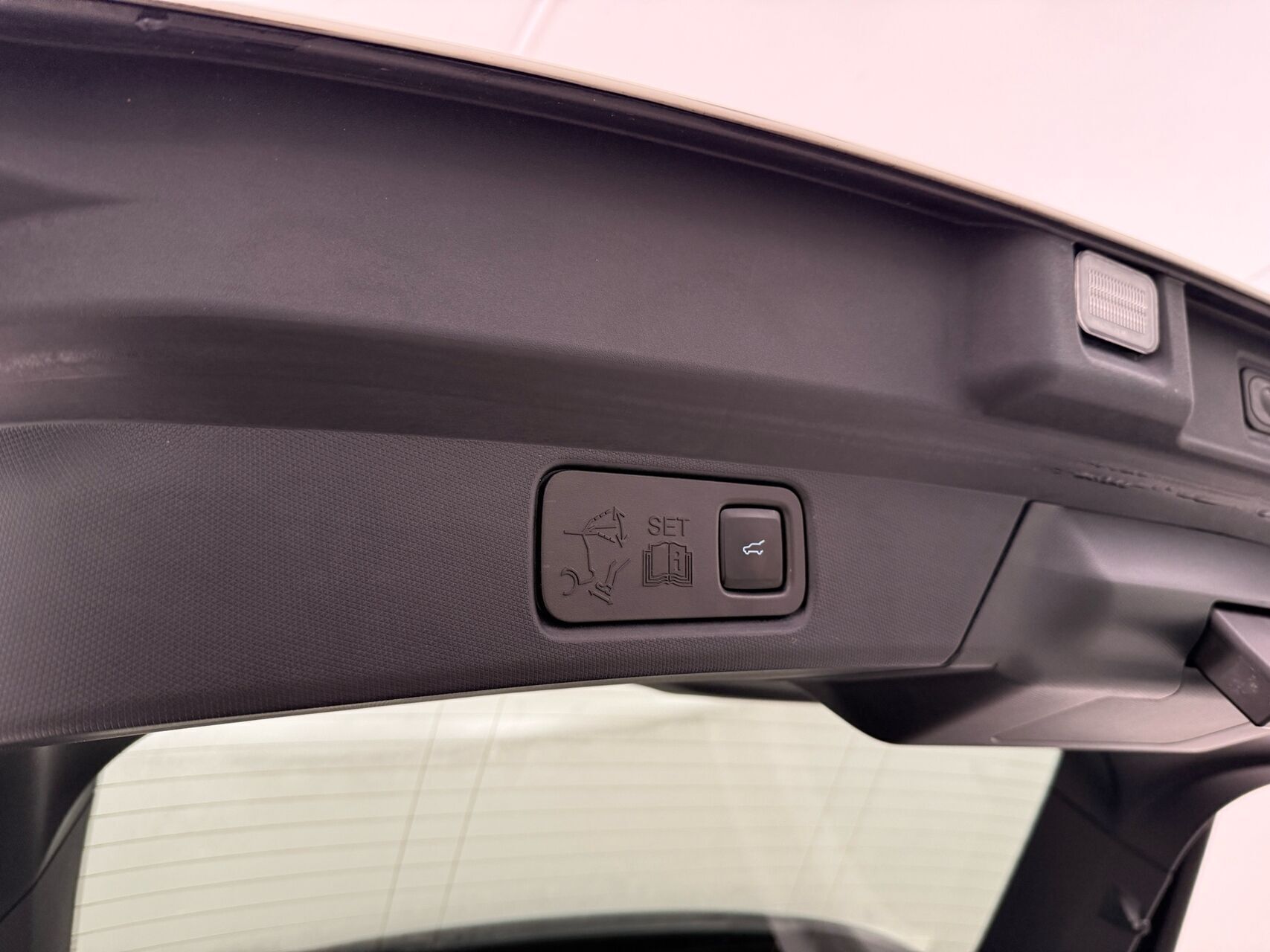 Hvid Ford Mustang Mach-E fra 2022