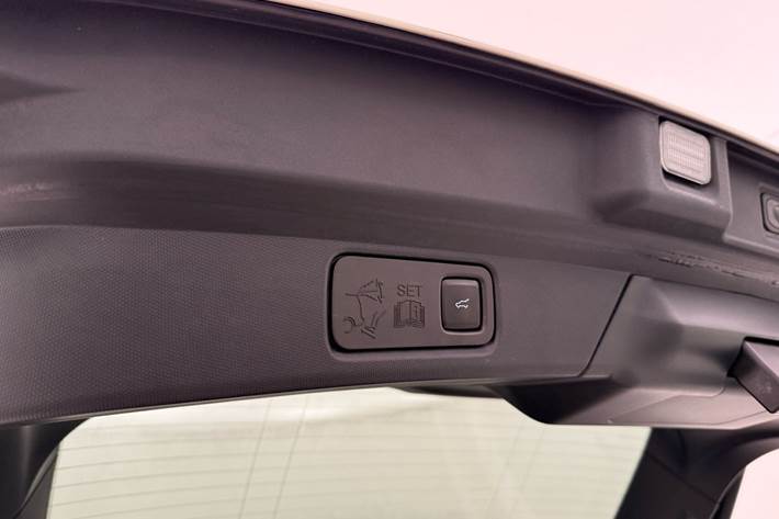 Hvid Ford Mustang Mach-E fra 2022