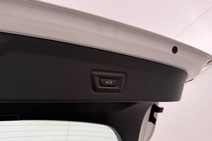 Hvid BMW i4 fra 2023