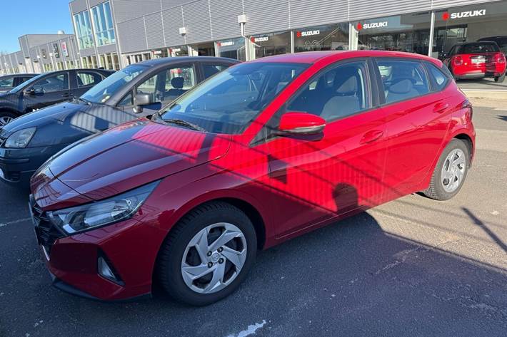 Rød Hyundai i20 fra 2022