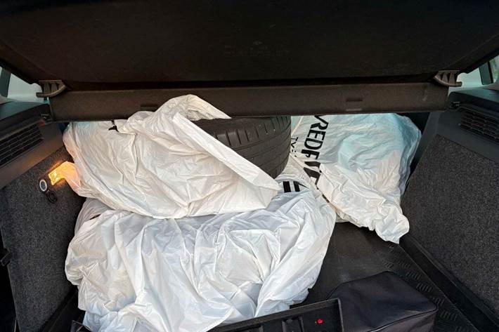 Gul VW Tiguan fra 2009