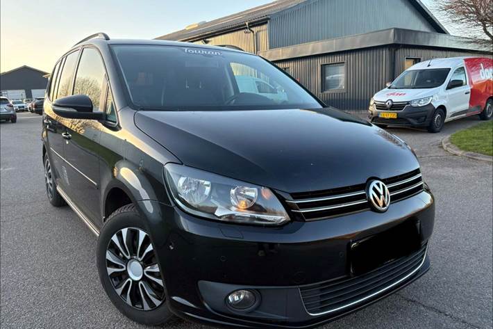 Sort VW Touran fra 2015