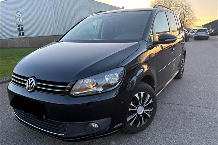 Sort VW Touran fra 2015