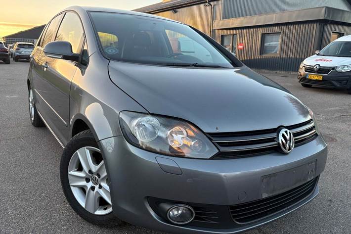 Grå VW Golf Plus fra 2010