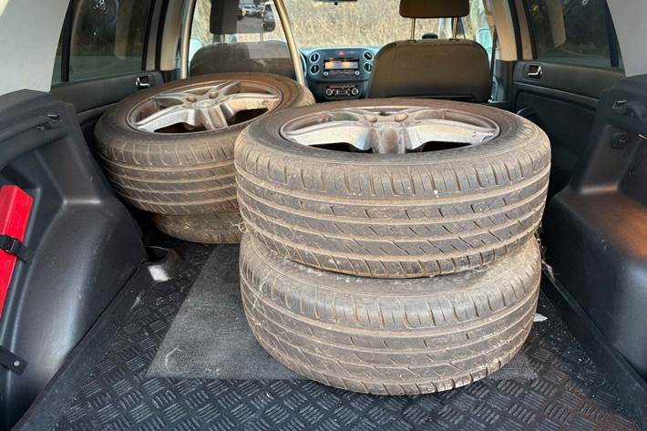 Grå VW Golf Plus fra 2010