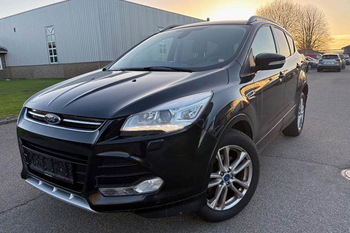 Sort Ford Kuga fra 2016