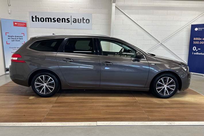 Grå Peugeot 308 fra 2015
