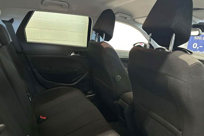 Grå Peugeot 308 fra 2015