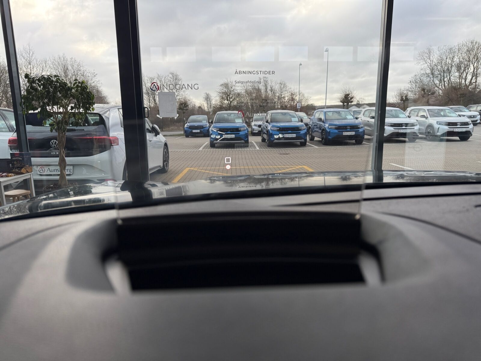 Grå Citroën ë-C4 fra 2023