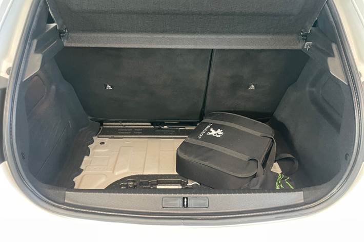 Hvid Peugeot e-208 fra 2022