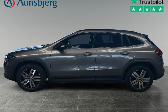 Grå Mercedes EQA250 fra 2023