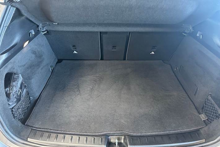 Grå Mercedes EQA250 fra 2023