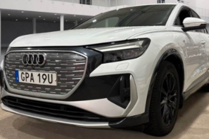 Hvid Audi Q4 e-tron fra 2023