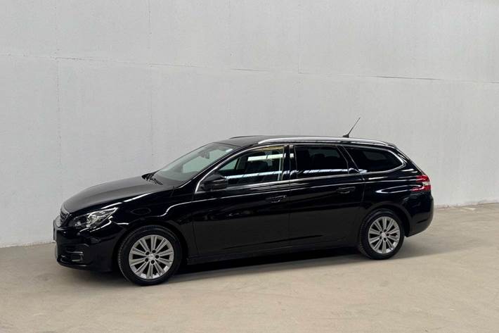 Sort Peugeot 308 fra 2020