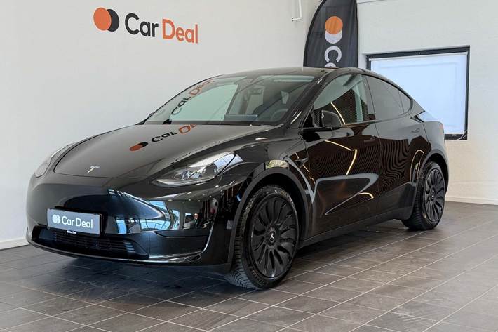 Sort Tesla Model Y fra 2023