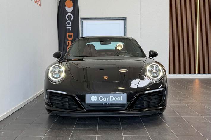 Sort Porsche 911 Carrera 4S fra 2018
