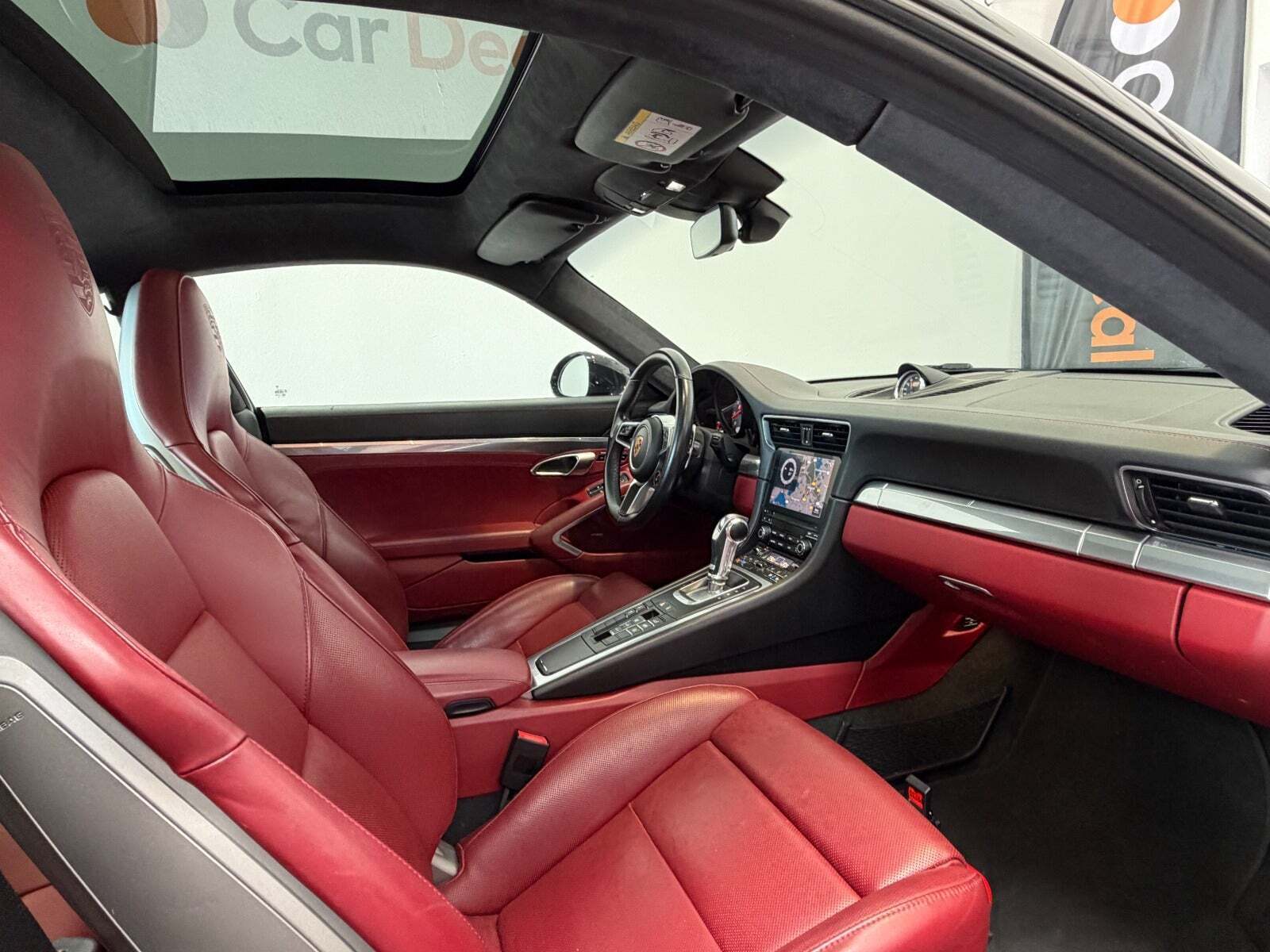 Sort Porsche 911 Carrera 4S fra 2018