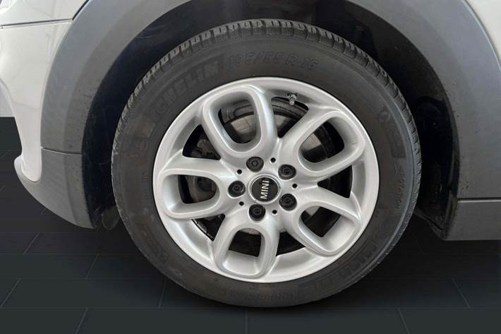 Sølv Mini Cooper fra 2018