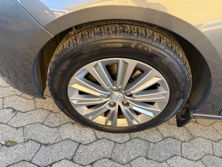 Peugeot 308 1,5 BlueHDi Prestige 130HK 5d 6g