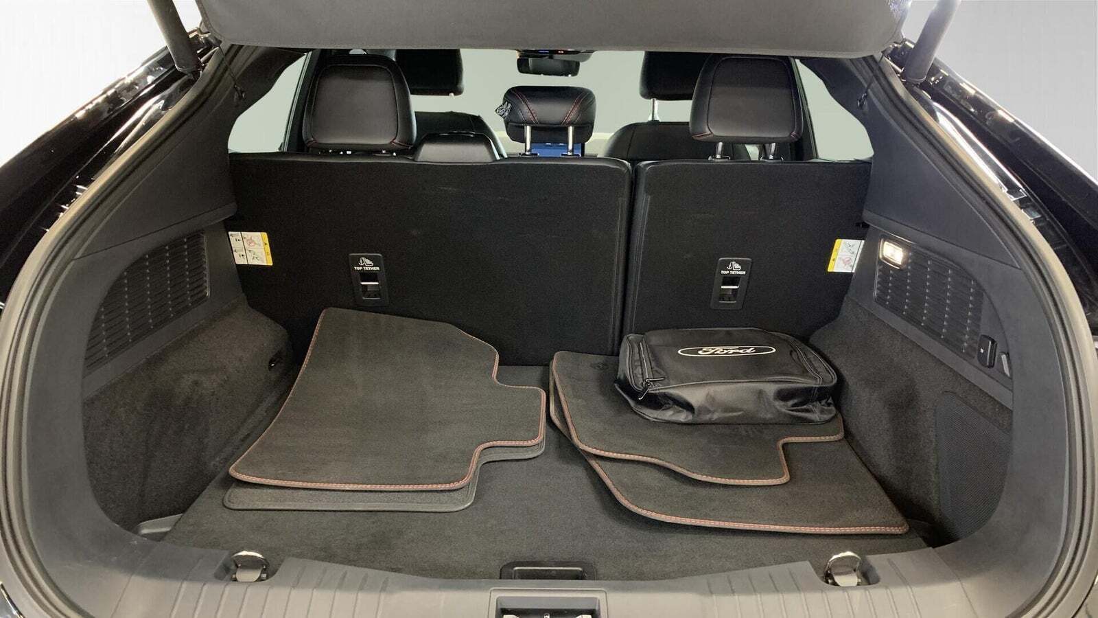 Sort Ford Mustang Mach-E fra 2023