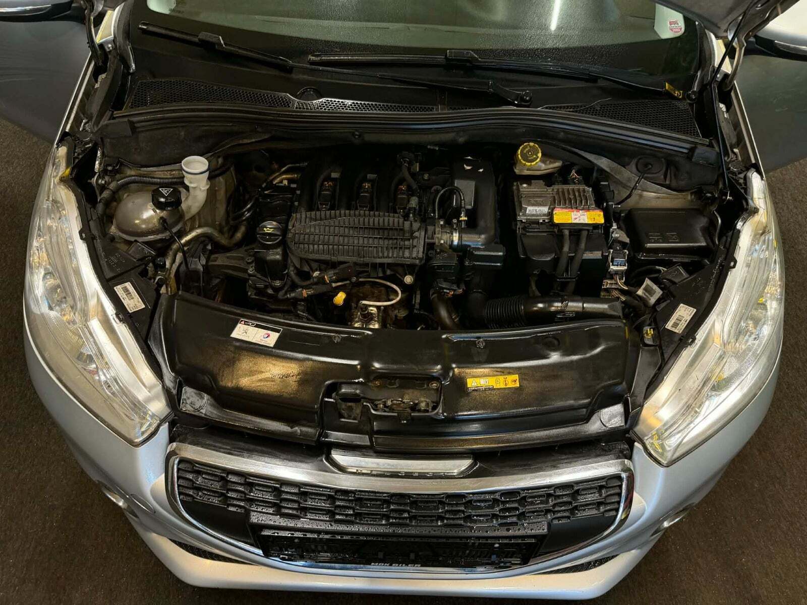 undefined Peugeot 208 fra 2012