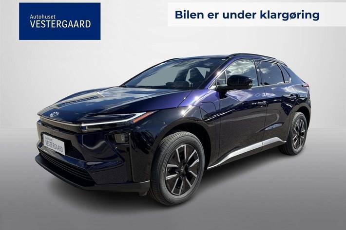 Blå Toyota BZ4X fra 2025