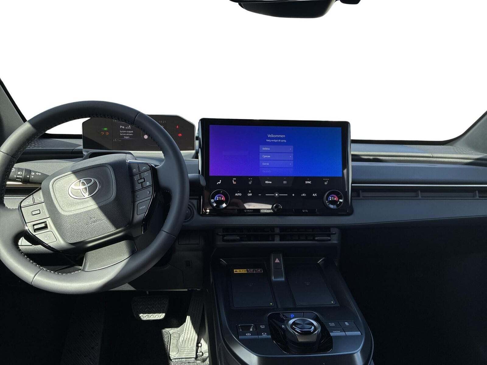 Blå Toyota BZ4X fra 2025