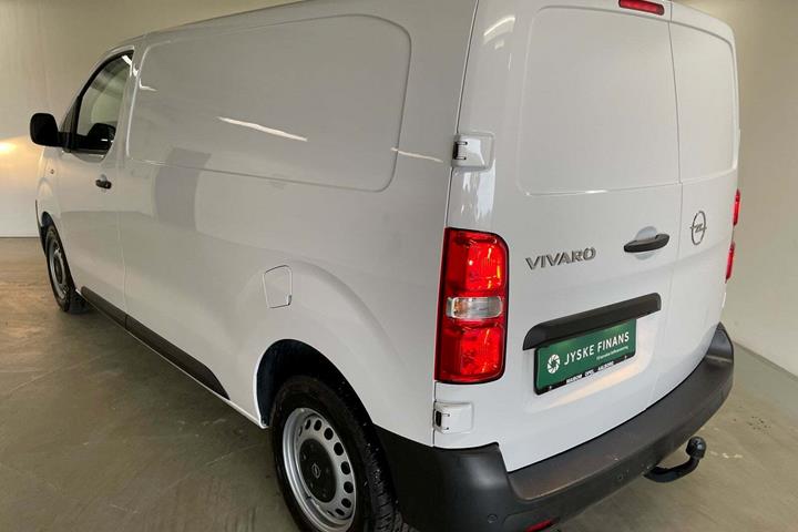 Beige Opel Vivaro fra 2024