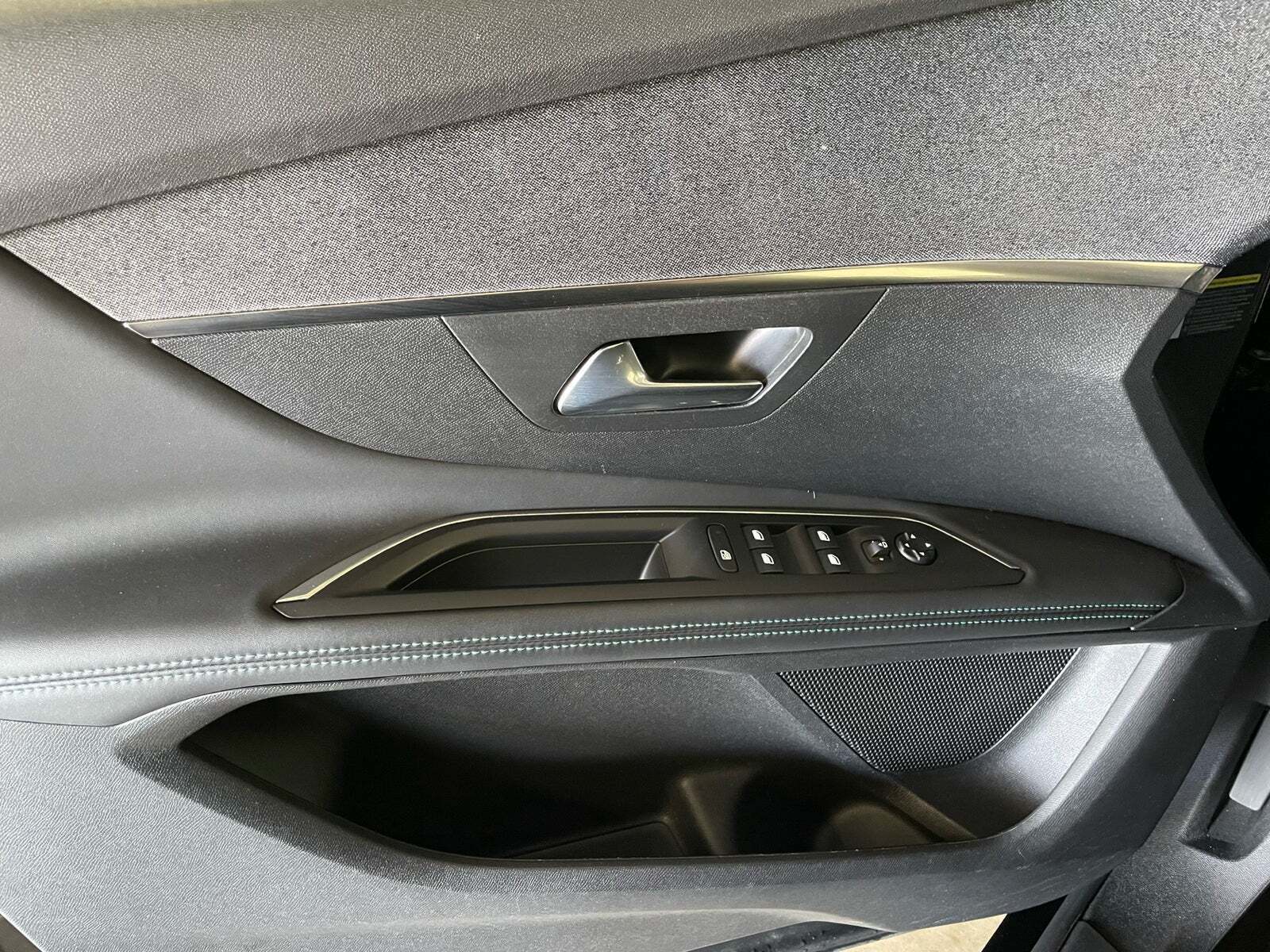 Sort Peugeot 3008 fra 2022