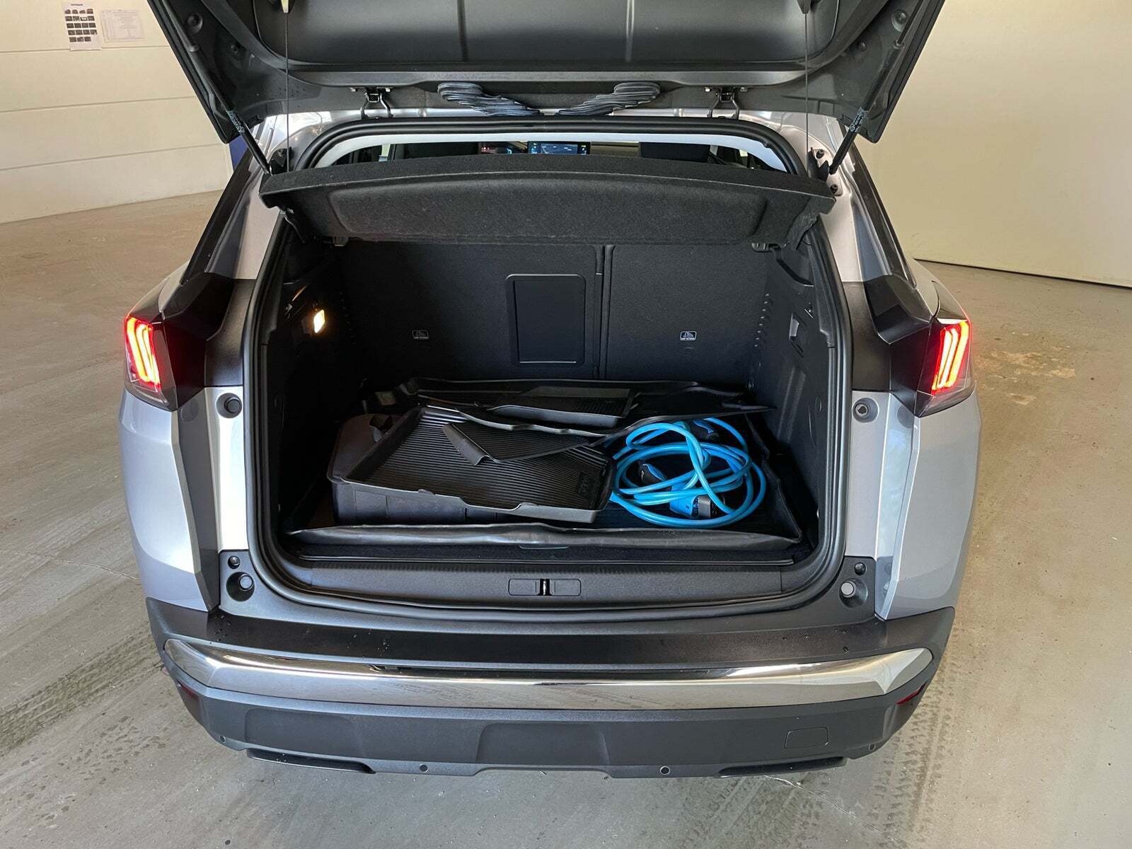 Peugeot 3008 1,6 Hybrid Allure Pack Limited EAT8