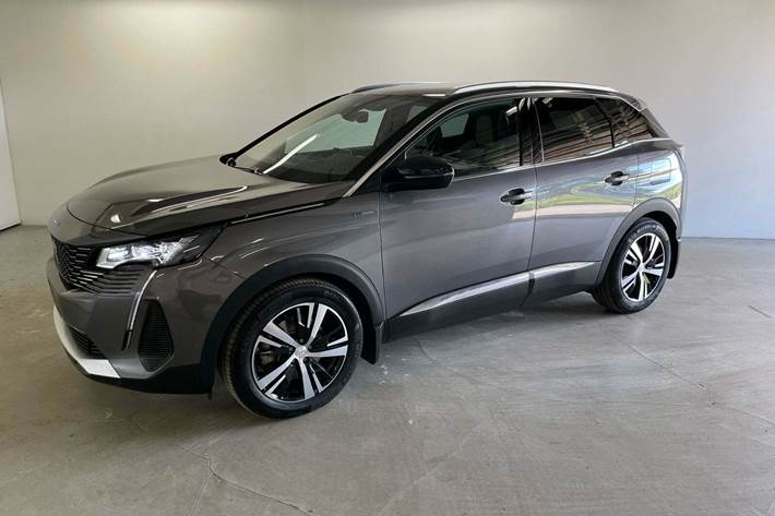 Grå Peugeot 3008 fra 2021