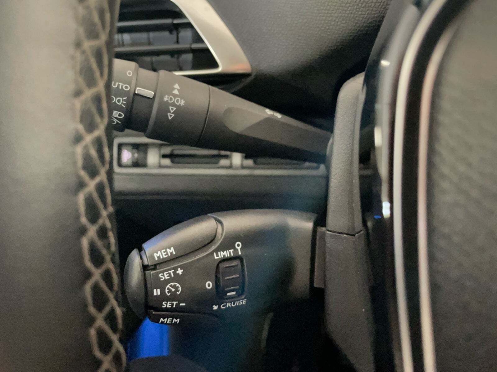 Hvid Peugeot 3008 fra 2018
