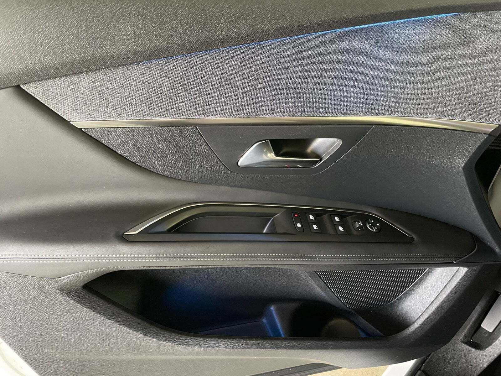 Hvid Peugeot 3008 fra 2018