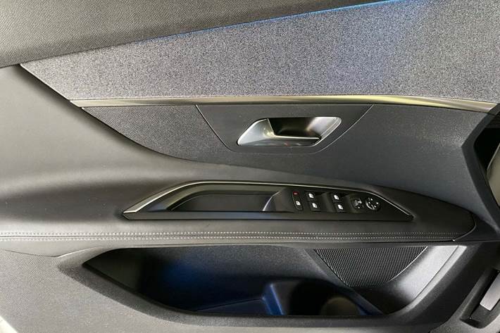 Hvid Peugeot 3008 fra 2018