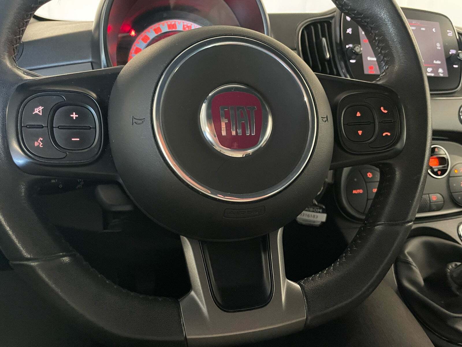 Blå Fiat 500 fra 2018