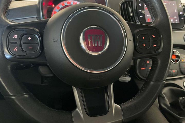 Blå Fiat 500 fra 2018