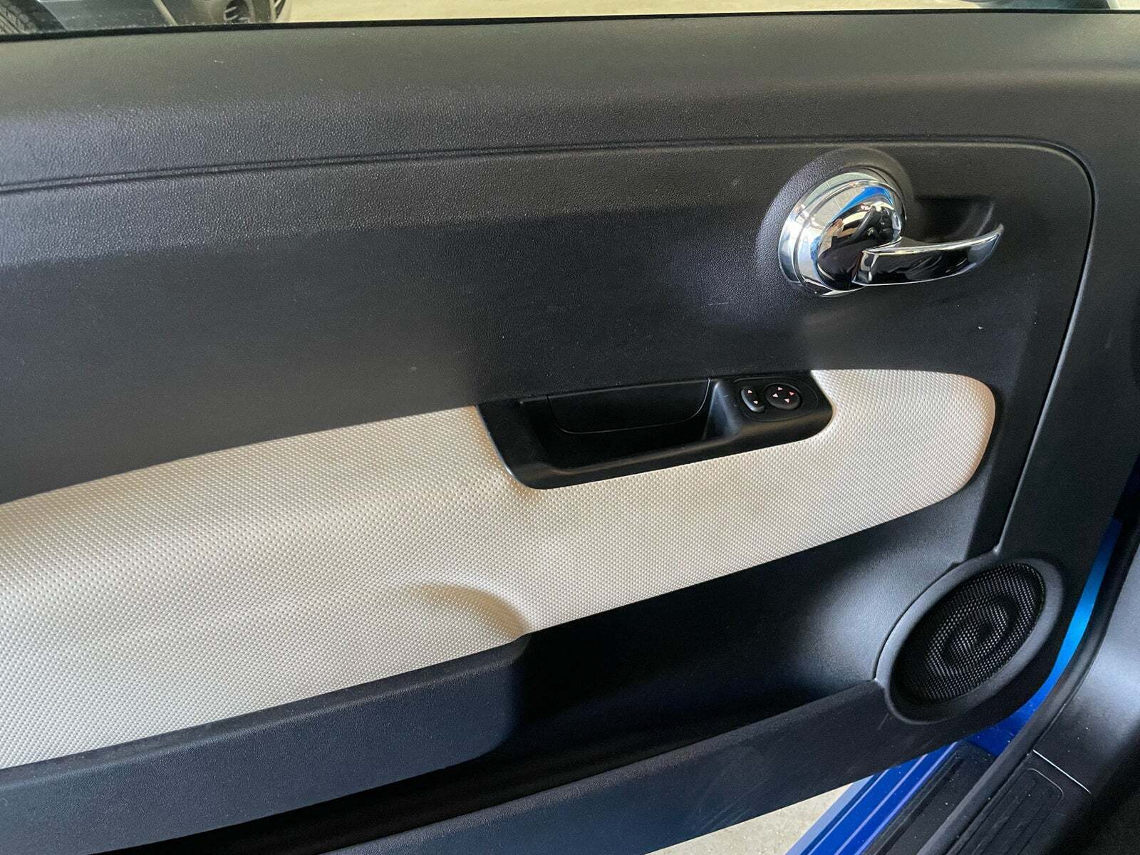 Blå Fiat 500 fra 2018